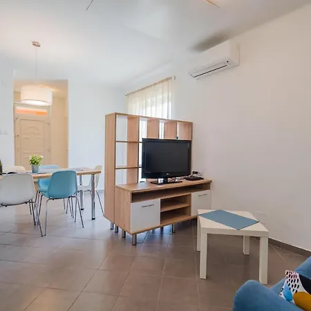 Magdolna In - Balaton 36166 * Siófok