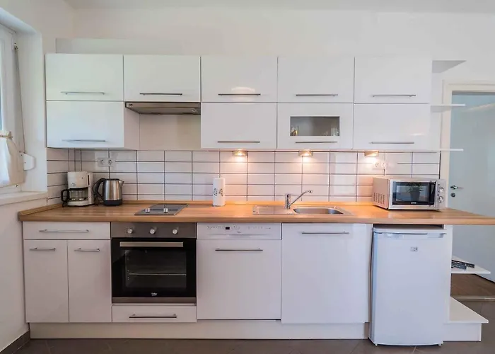 Magdolna In - Balaton 36166 *