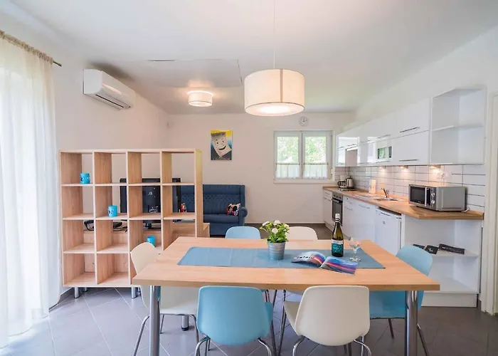 Magdolna In - Balaton 36166 *