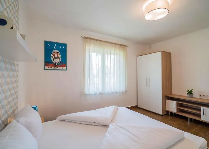 Vakantiehuis Magdolna In - Balaton 36166 *